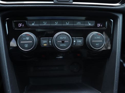 Used 2023 Volkswagen Taos SEL image 37