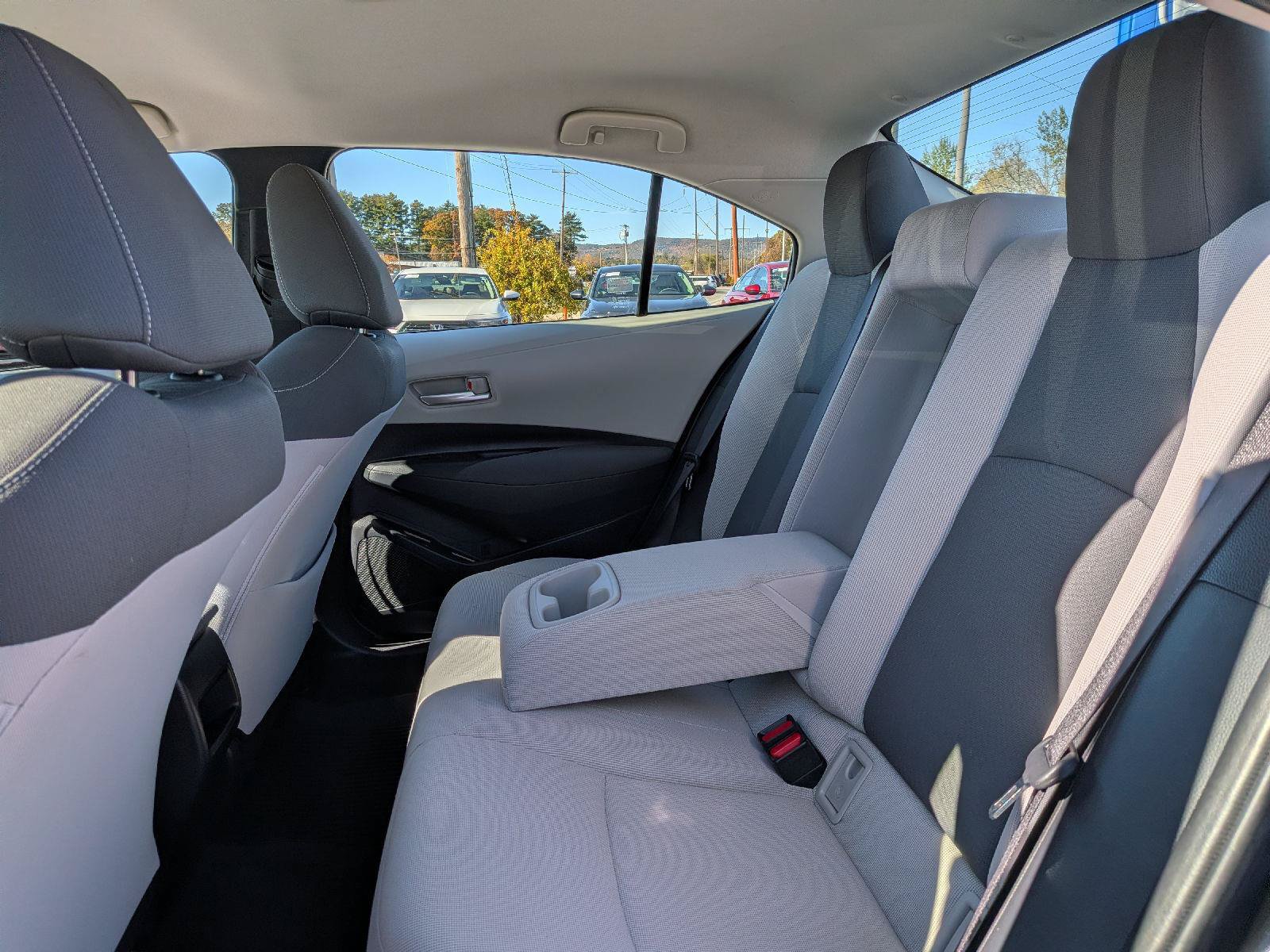 Used 2021 Toyota Corolla LE w/ LE Convenience Package FWD image 21