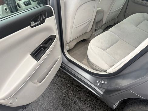 Used 2006 Chevrolet Impala LT w/ Preferred Equipment Group image 14