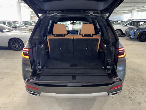 Used 2024 BMW X7 xDrive40i w/ Premium Package AWD/4WD image 14