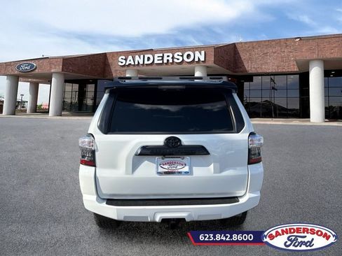 Used 2021 Toyota 4Runner Venture w/ Moonroof Package AWD/4WD image 4
