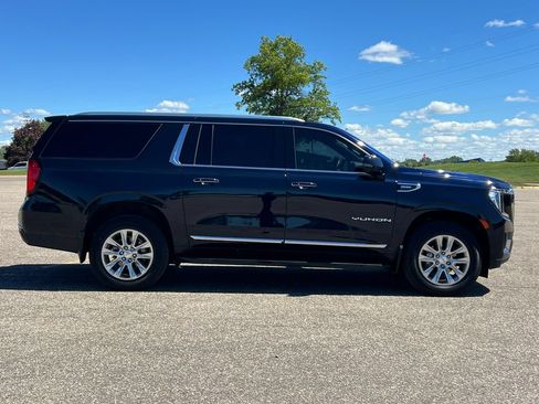 Used 2024 GMC Yukon XL SLT w/ SLT Luxury Package AWD/4WD image 58