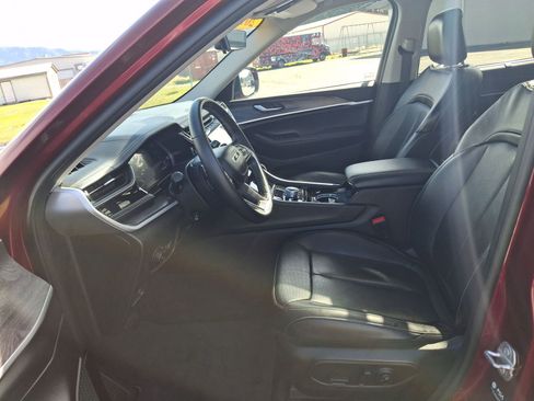 Used 2022 Jeep Grand Cherokee L Limited w/ Luxury Tech Group II image 20