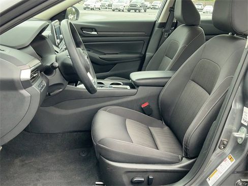Used 2024 Nissan Altima 2.5 SV image 13