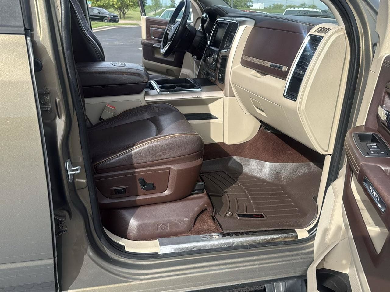 Used 2014 RAM 3500 Laramie Longhorn w/ Convenience Group AWD/4WD image 38