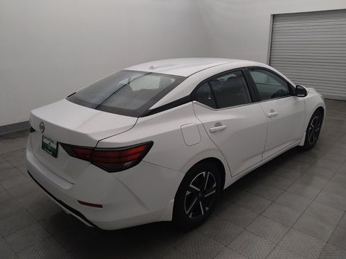 Used 2025 Nissan Sentra SV FWD image 9