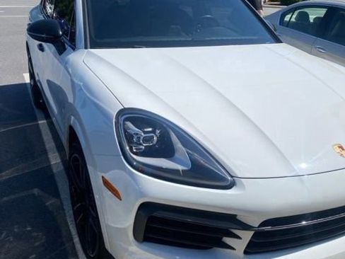 Used 2019 Porsche Cayenne S AWD/4WD image 1