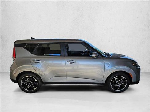 Used 2023 Kia Soul EX image 4