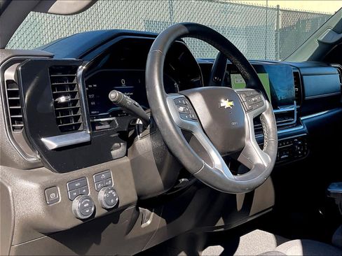 Used 2023 Chevrolet Silverado 1500 LT image 8