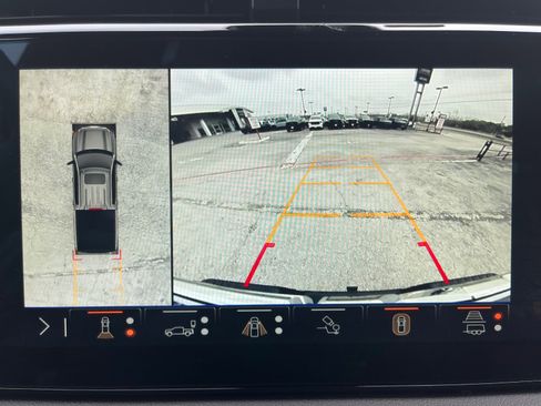 Used 2025 GMC Sierra 1500 AT4 w/ AT4 Premium Package image 14