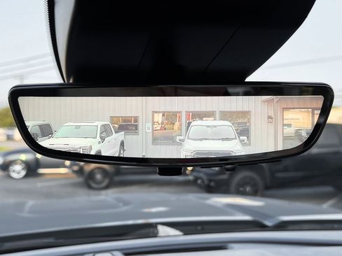 Used 2025 GMC Sierra 2500 Denali Ultimate image 9