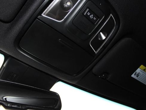 Used 2018 Kia Stinger GT image 25