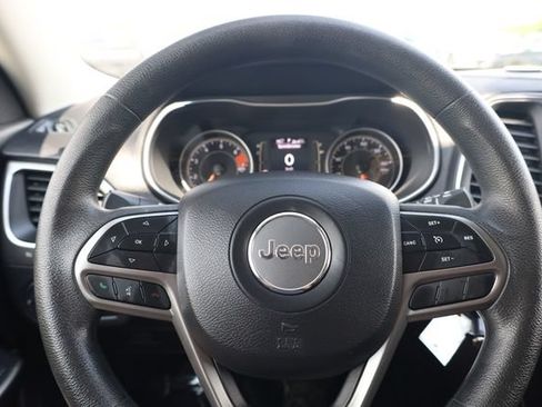 Used 2020 Jeep Cherokee Latitude FWD image 14