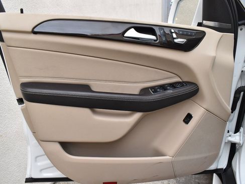 Used 2018 Mercedes-Benz GLE 350 w/ Premium 2 Package image 15
