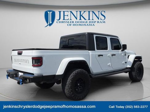 Used 2021 Jeep Gladiator Sport AWD/4WD image 4