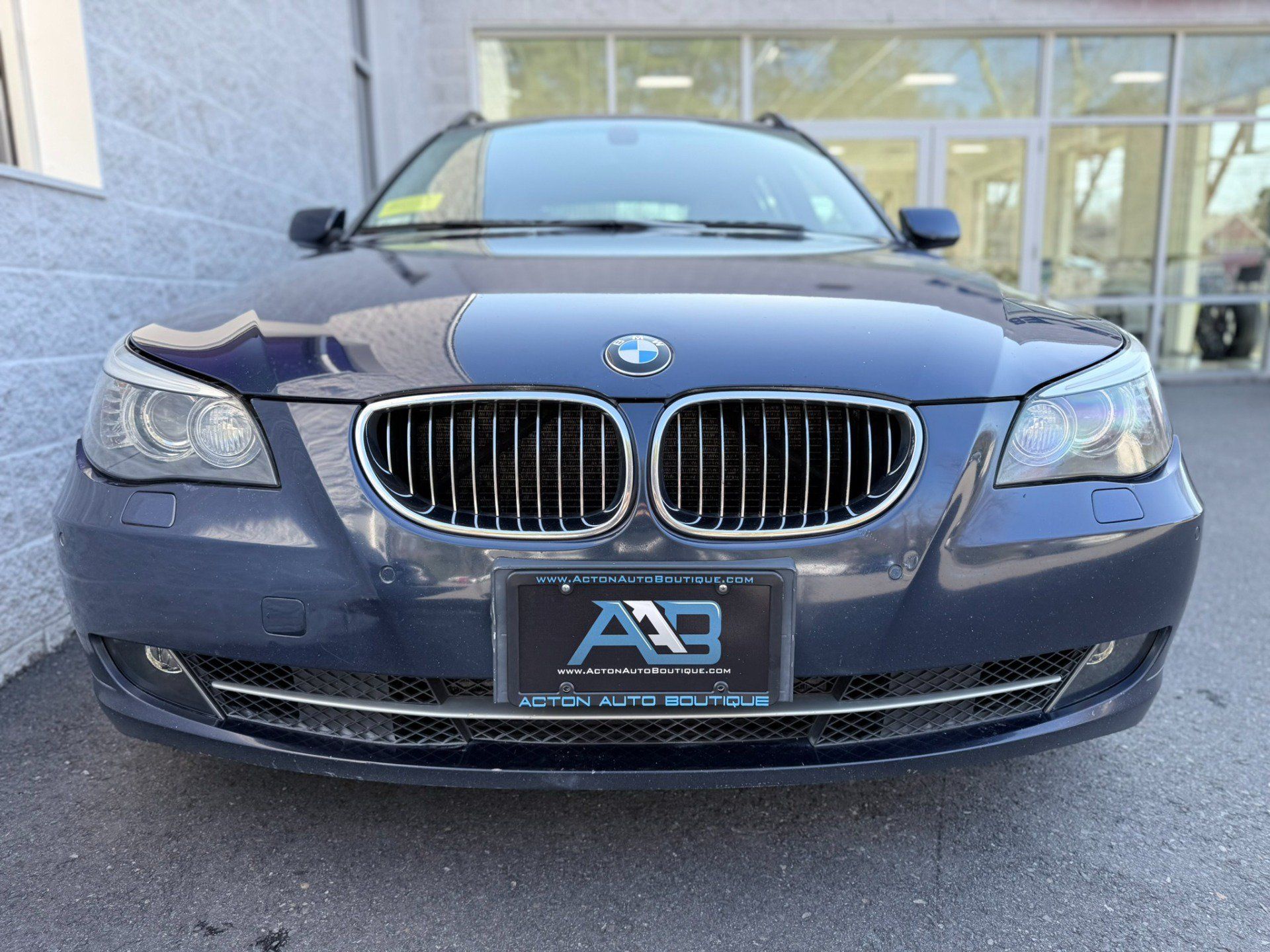 Used 2009 BMW 535i xDrive Wagon AWD/4WD image 9