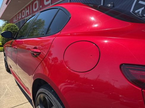 Used 2023 Alfa Romeo Giulia Veloce AWD/4WD image 13