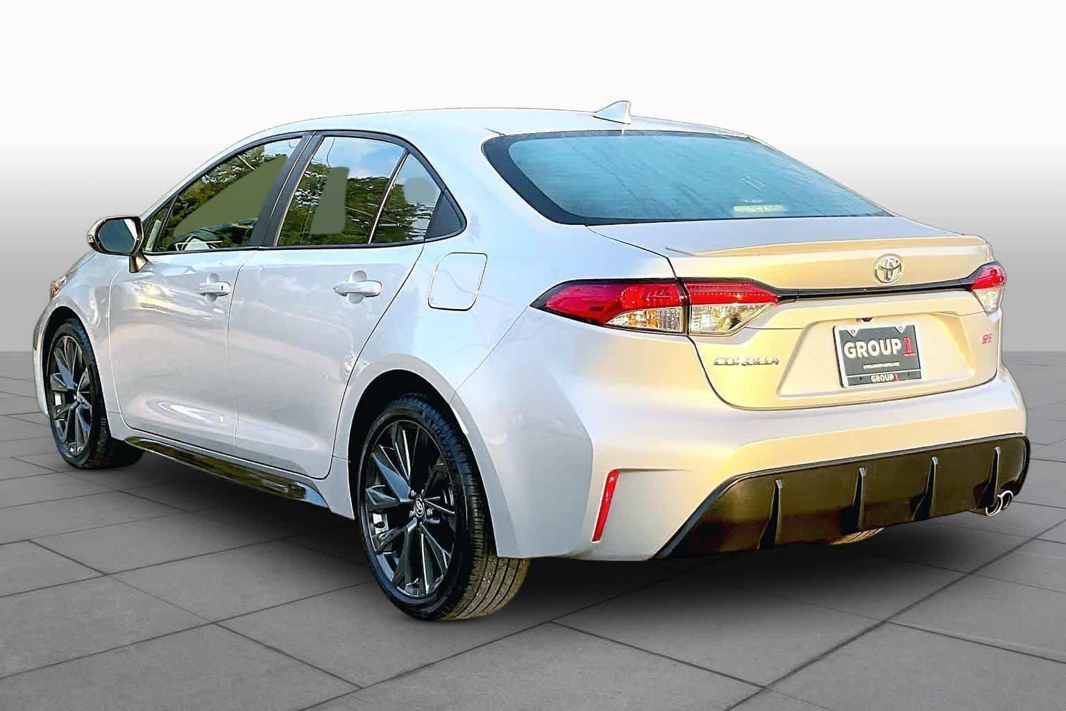 Used 2025 Toyota Corolla SE FWD image 12