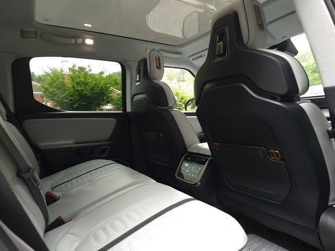 Used 2023 Rivian R1T Adventure AWD/4WD image 22