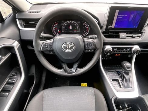 Used 2025 Toyota RAV4 XLE w/ Convenience Package FWD image 6