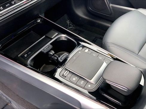 Certified 2022 Mercedes-Benz GLB 250 4MATIC image 13