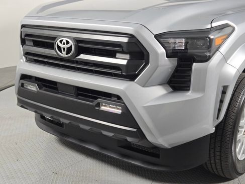 Used 2024 Toyota Tacoma SR5 AWD/4WD image 8