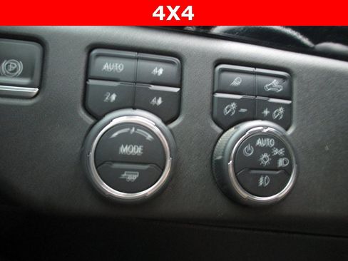 Used 2024 Chevrolet Silverado 2500 LTZ w/ LTZ Convenience Package image 21