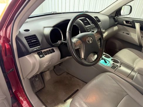 Used 2010 Toyota Highlander SE FWD image 28