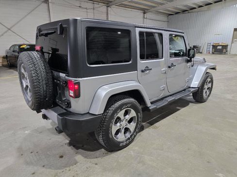Used 2017 Jeep Wrangler Unlimited Sahara w/ Connectivity Group image 13