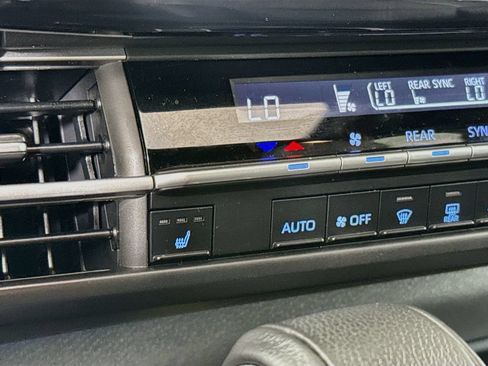 Certified 2023 Toyota Sienna XLE Woodland Edition AWD/4WD image 22