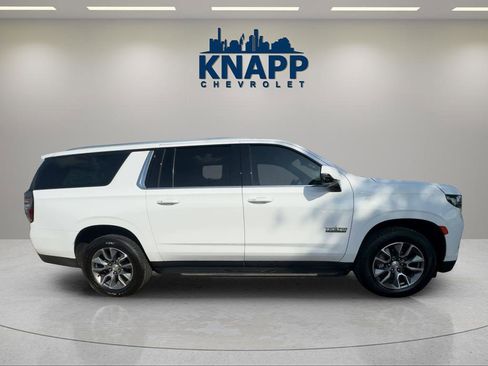 Used 2024 Chevrolet Suburban LT w/ LT Signature Package AWD/4WD image 8