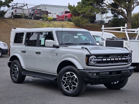 New 2026 Ford Bronco Outer Banks AWD/4WD image 12