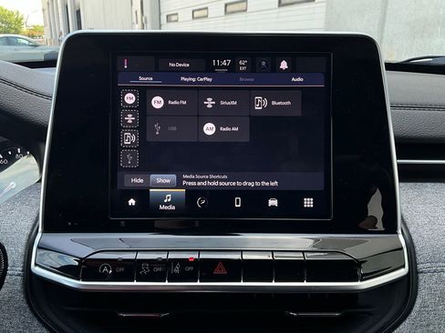 Used 2025 Jeep Compass Latitude image 31