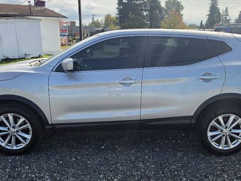 Used 2017 Nissan Rogue Sport S w/ S Appearance Package AWD/4WD image 4