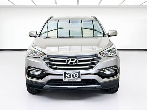 Used 2017 Hyundai Santa Fe Sport image 2