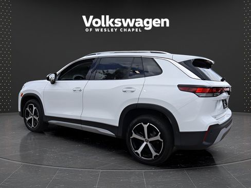 Certified 2025 Volkswagen Tiguan SE w/ Panoramic Sunroof Package AWD/4WD image 6