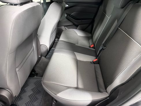Used 2014 Ford Focus SE FWD image 16