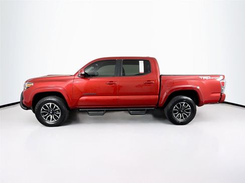 Used 2022 Toyota Tacoma TRD Sport w/ Technology Package RWD image 12