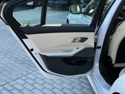 Certified 2025 BMW 330i Sedan w/ Premium Package image 15