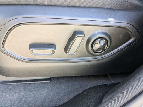 Used 2025 Jeep Grand Cherokee Altitude AWD/4WD image 23