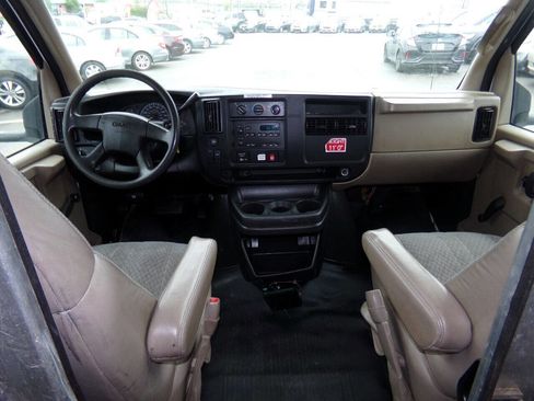 Used 2007 GMC Savana 3500 image 29