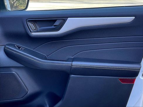 Used 2022 Ford Escape SE AWD/4WD image 11