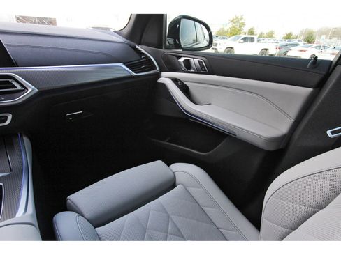 Used 2023 BMW X5 xDrive40i w/ M Sport Package image 13