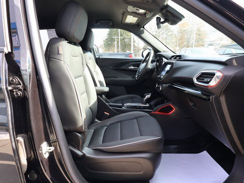 Used 2022 Chevrolet TrailBlazer RS w/ Technology Package image 32