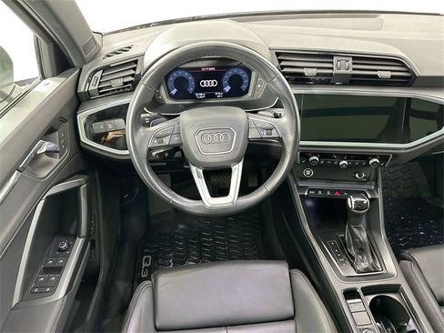 Used 2023 Audi Q3 2.0T Premium w/ Black Optic Sport Package image 11