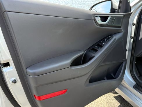 Used 2019 Hyundai Ioniq Limited FWD image 16