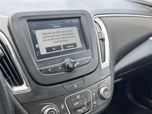 Used 2018 Chevrolet Malibu LT w/ LPO, Convenience Package 2 image 23