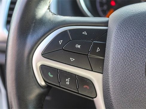 Used 2019 Jeep Grand Cherokee Altitude image 29