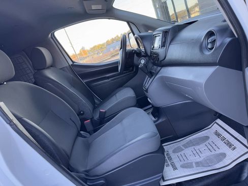 Used 2018 Chevrolet City Express LT image 13