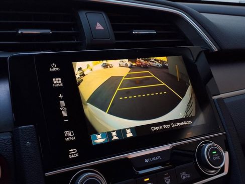 Used 2017 Honda Civic Touring image 8